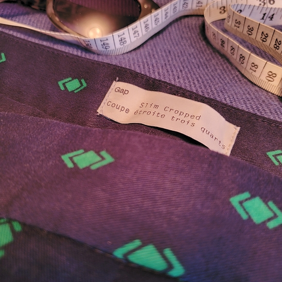 Fun print!! Cropped Gap pants! - Picture 2 of 3